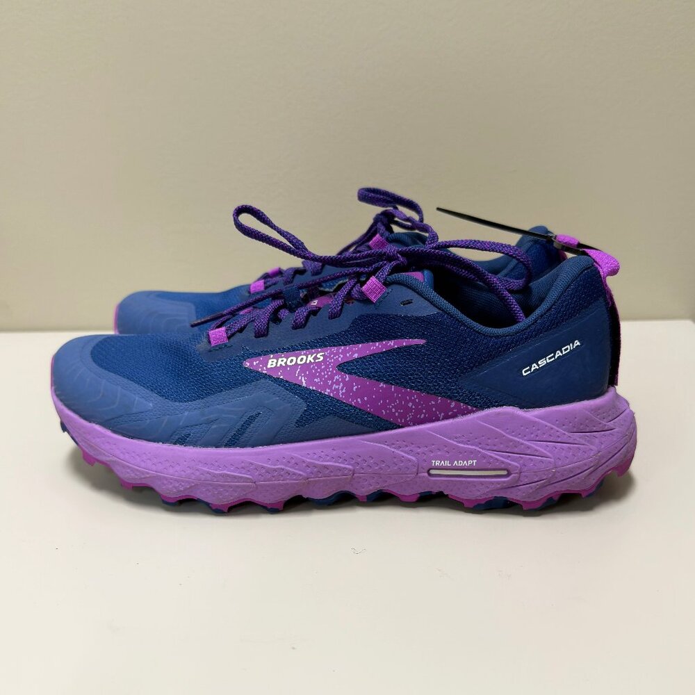 Like New Brooks Cascadia 17 Trail Running Shoes 10 Women's Medium Purple Pink